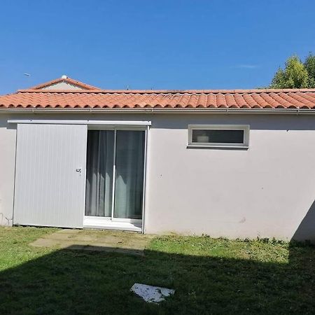 Petit T2 Proche Centre Ville La Roche-sur-Yon Exteriör bild