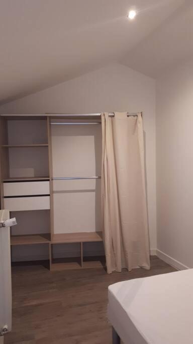 Petit T2 Proche Centre Ville La Roche-sur-Yon Exteriör bild