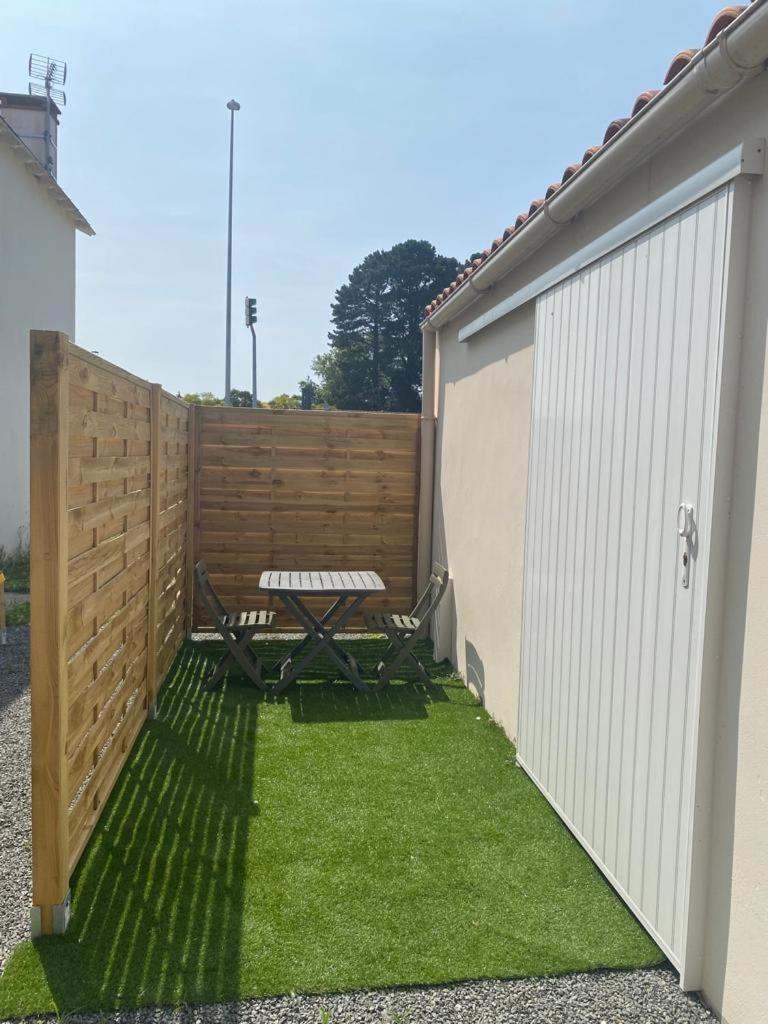 Petit T2 Proche Centre Ville La Roche-sur-Yon Exteriör bild